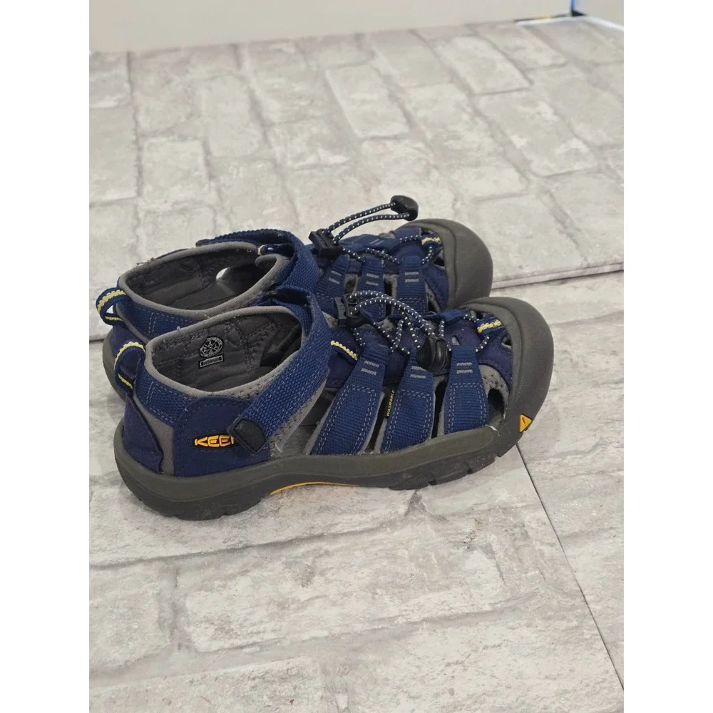 Keen Kid's Unisex Size 3 Newport H2 Closed Toe Water Sandal Blue Gray